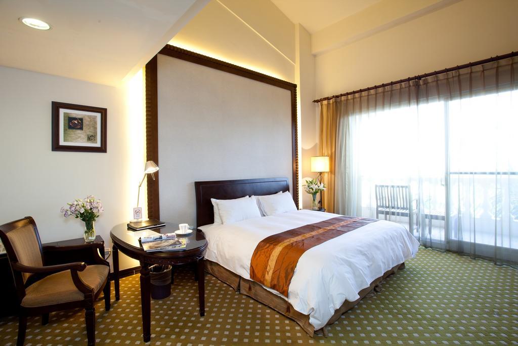 Les Hotel Tainan Exterior foto